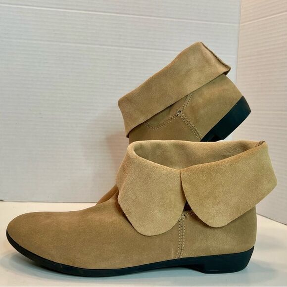 AMI Canada Isabelle Suede Leather Roll-top Bootie 10 - Picture 1 of 16
